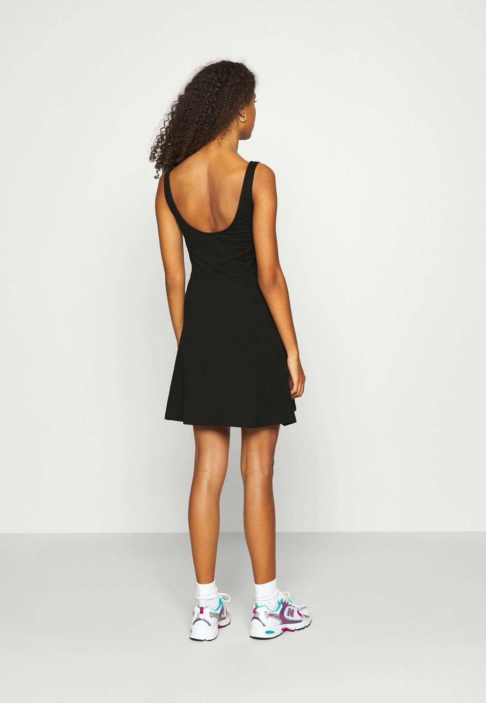 Nouveau ⭐ Even&Odd excellente qualité Robe en jersey robes echancrure dos femme 🛒 5 Nouveau ⭐ Even&Odd excellente qualité Robe en jersey robes echancrure dos femme 🛒 – Image 3