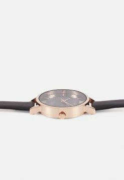 Les meilleures critiques de 🛒 Soldes En Ligne Even&Odd SET - Montre montres boucle ardillon femme 💯 -Even&Odd Soldes Boutique 25f202e757db4db2bf4389e5651c77ef