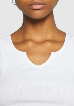 Coupon 😍 Even&Odd 2 PACK - Débardeur Prix d’Amis t-shirts et tops encolure large ronde femme 🌟 17 Coupon 😍 Even&Odd 2 PACK - Débardeur Prix d’Amis t-shirts et tops encolure large ronde femme 🌟 -Even&Odd Soldes Boutique 35c207a14cab449ca4758c46e6eee099