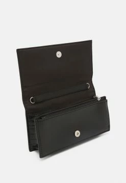 Nouveau 💯 Even&Odd Pochette Un Tarif Préférentiel sacs fermoir aimanté femme ✔️ 8 Nouveau 💯 Even&Odd Pochette Un Tarif Préférentiel sacs fermoir aimanté femme ✔️ -Even&Odd Soldes Boutique 3b1edc8c043a4019ba4970fdd3f3cda5