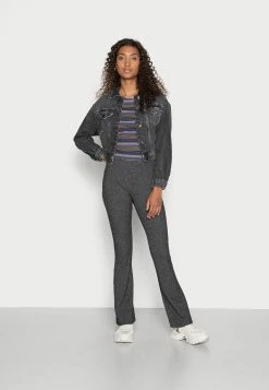 Meilleure affaire ✨ Even&Odd CROPPED CREWNECK LONG SLEEVE - T-shirt à manches longues Haute Qualité t-shirts et tops col rond femme 🧨 -Even&Odd Soldes Boutique 476475bc084f4cdd9fdedcb6851e5a26