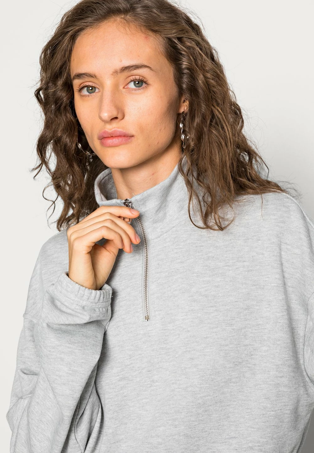 Bon marché 🎁 Even&Odd CROPPED WITH HALF ZIP COLLAR - Sweatshirt Prix Refroidis sweats & sweats à capuche col camionneur femme 🥰 7 Bon marché 🎁 Even&Odd CROPPED WITH HALF ZIP COLLAR - Sweatshirt Prix Refroidis sweats & sweats à capuche col camionneur femme 🥰 – Image 5