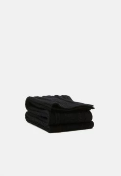 Bon marché ⌛ Even&Odd SET - Écharpe Remise En Ligne bonnets et cache-oreilles couleur unie femme 🌟 -Even&Odd Soldes Boutique 8a28e6ac8ef44257b0f5d32f305df66e