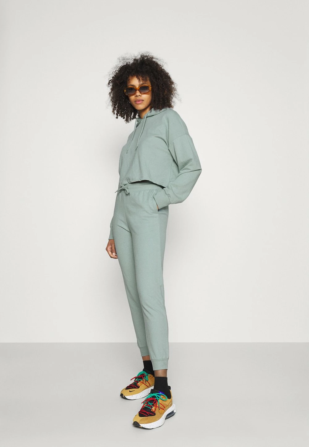 Offres 🛒 Even&Odd Prix Usine SET CROPPED HOODIE WITH JOGGER - Sweat à capuche pulls et gilets normale femme 💯 4 Offres 🛒 Even&Odd Prix Usine SET CROPPED HOODIE WITH JOGGER - Sweat à capuche pulls et gilets normale femme 💯 – Image 2