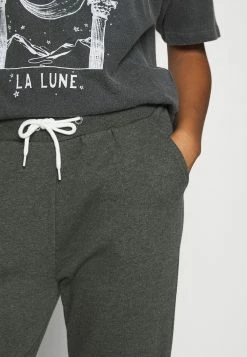 Top 10 🤩 Première Qualité Even&Odd Regular fit jogger with contrast - Pantalon de survêtement pantalons normale femme ✔️ 17 Top 10 🤩 Première Qualité Even&Odd Regular fit jogger with contrast - Pantalon de survêtement pantalons normale femme ✔️ -Even&Odd Soldes Boutique d8e0508bc71f4005b42489e3f308e43a