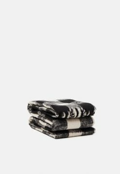 Meilleure affaire ⭐ Se Vend Bas Prix Even&Odd Écharpe foulards et écharpes carreaux femme 🌟 8 Meilleure affaire ⭐ Se Vend Bas Prix Even&Odd Écharpe foulards et écharpes carreaux femme 🌟 -Even&Odd Soldes Boutique e29bb3ead52b4fabade131bcf62f5d3e