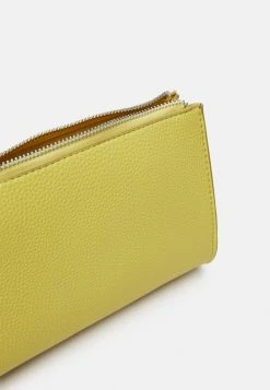 De gros 🤩 Even&Odd Sac bandoulière Prix Aimable sacs et bagages fermeture éclair femme 🥰 10 De gros 🤩 Even&Odd Sac bandoulière Prix Aimable sacs et bagages fermeture éclair femme 🥰 -Even&Odd Soldes Boutique fbc9026b1eed4cb0a2c49e661246512e