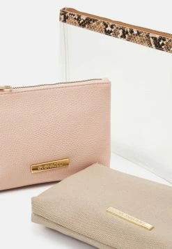 Offres ✨ Even&Odd SET - Trousse de toilette Remise En Ligne sacs de voyage et valises fermeture éclair femme ✨ -Even&Odd Soldes Boutique fcaf9245aa9f47e79e0966204740c771