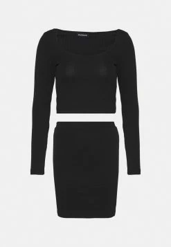 Vente flash 🤩 Even&Odd SET - Boat neck long sleeves crop top with mini high waisted 👗 skirt - Minijupe Qualité garantie 100% t-shirts et tops encolure large ronde femme 😀 -Even&Odd Soldes Boutique ffd06bb1c7144a07a60c628f7f595e62